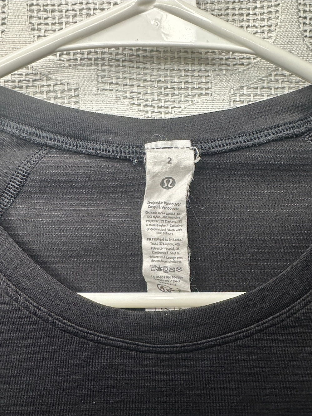 Lululemon Swiftly Tech Short Sleeve Shirt 2.0 Black Athletic Tee Women's 2 - Picture 2 of 6
